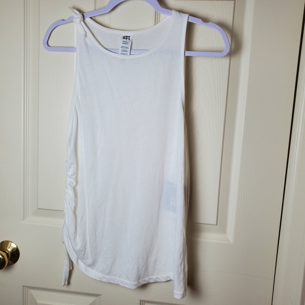 2 WHITE TOPS